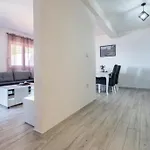 Apartment Nikola *