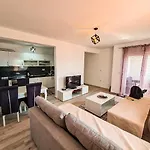 Apartment Nikola *