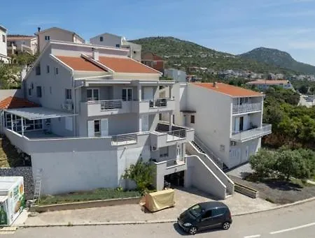 Nikola,villa Vuletic * Neum