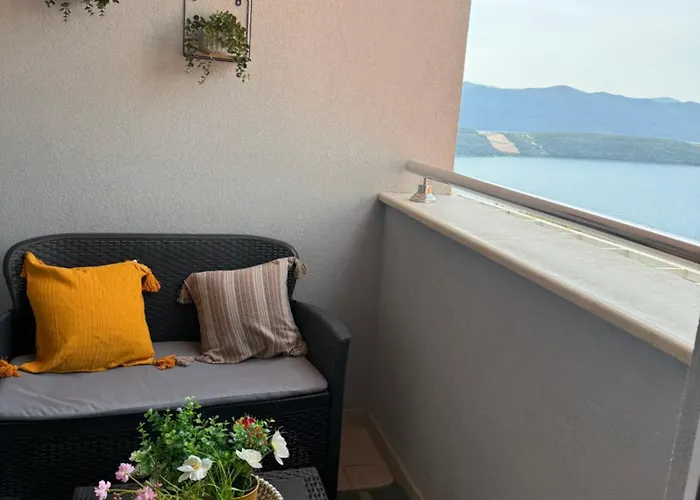 Nikola Lägenhet Neum